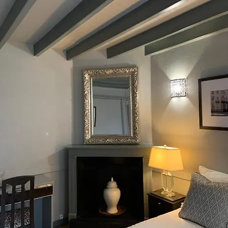 Bed & Breakfast Le Petit Manoir Brux