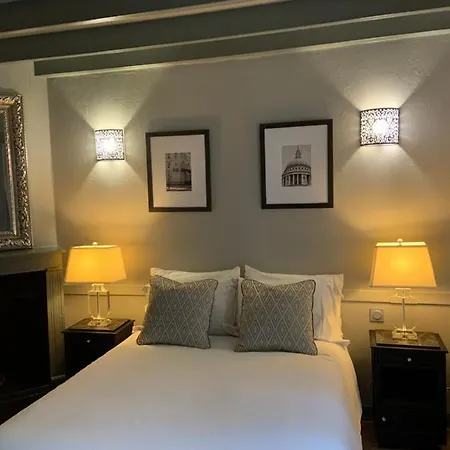 فندق مبيت وإفطار Le Petit Manoir 2*