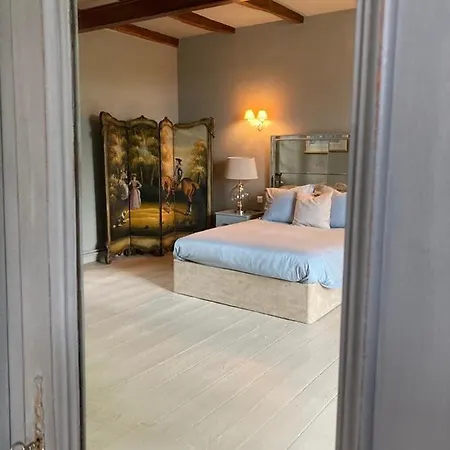 Le Petit Manoir Bed & Breakfast 2*