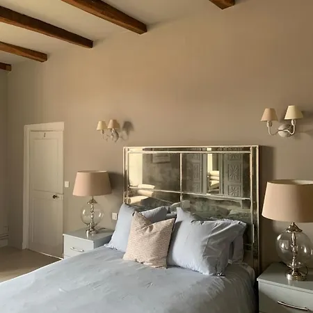 Le Petit Manoir Brux