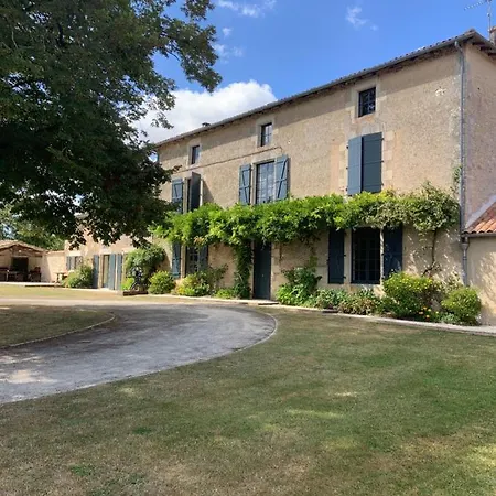 Bed & Breakfast Le Petit Manoir 2*